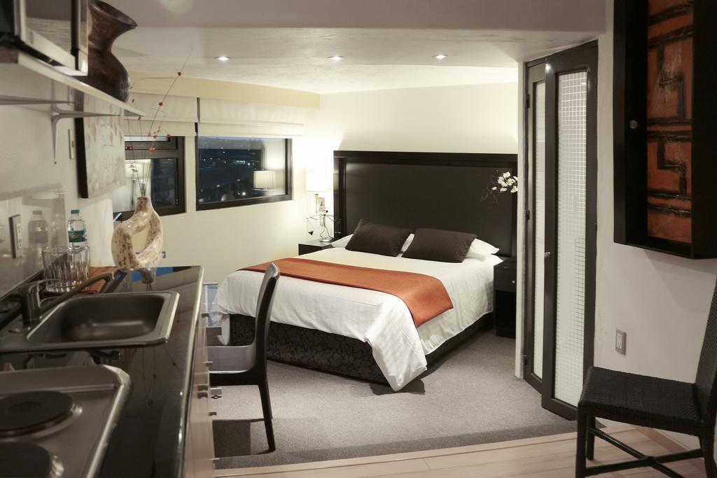 Aztic Hotel And Executive Suites Mexico City Exterior photo